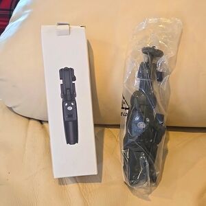 Bluehorn Selfie Stick Tripod. ✨️NEW✨️